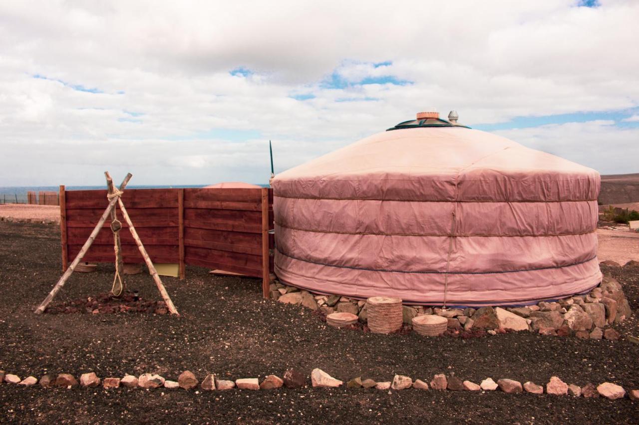 Vinero Glamping Hotel Ajuy Exterior foto